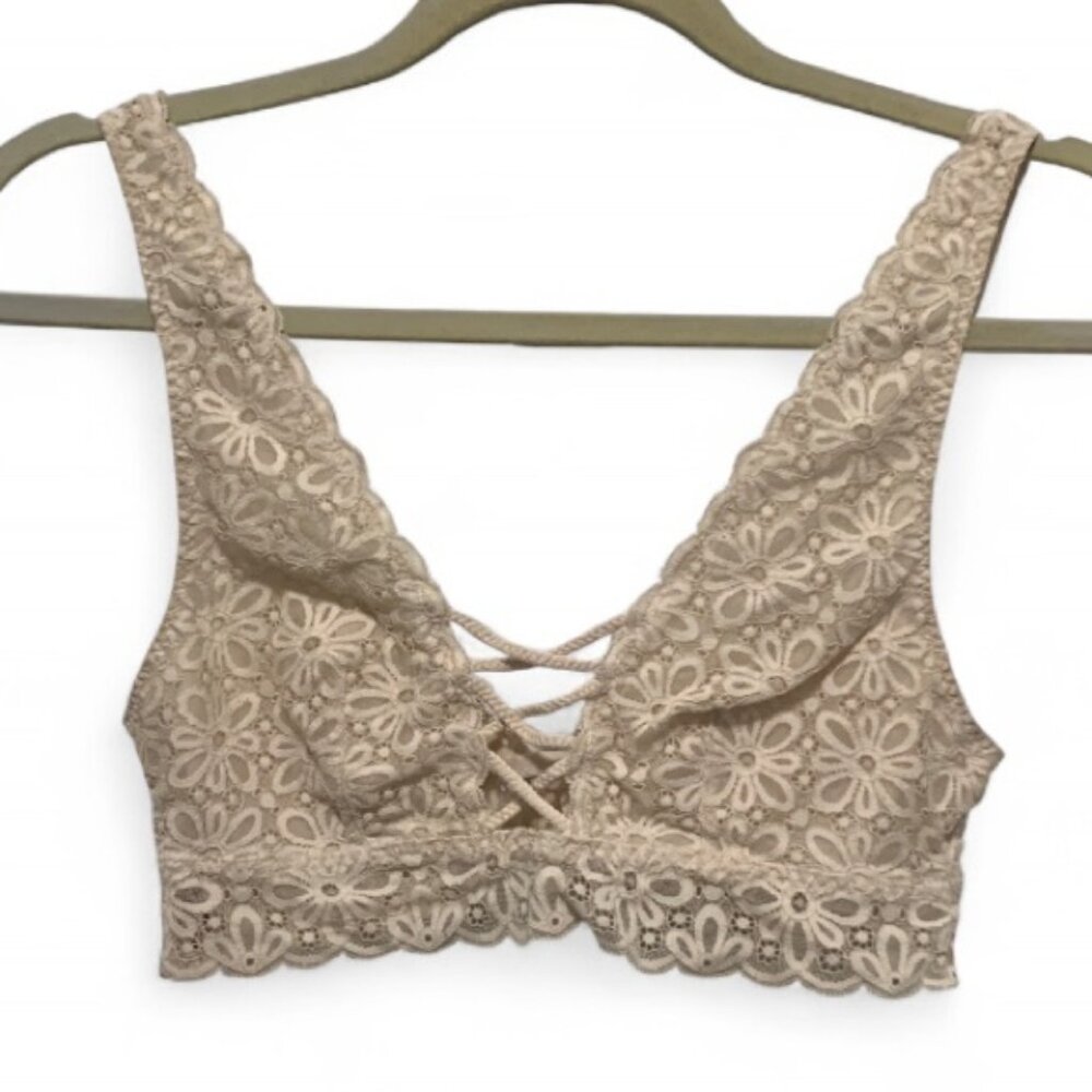 Victoria’s Secret Beige Lace Bralette Size Medium
